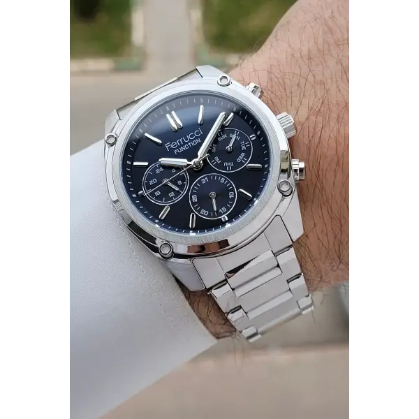 Kadranı Lacivert Kordonu Gümüş Renk 43 mm İç Göstergeleri Aktif Erkek Kol Saati