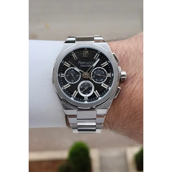 Kadranı Siyah Kordonu Gümüş Renk 42 mm İç Göstergeleri Aktif Erkek Kol Saati