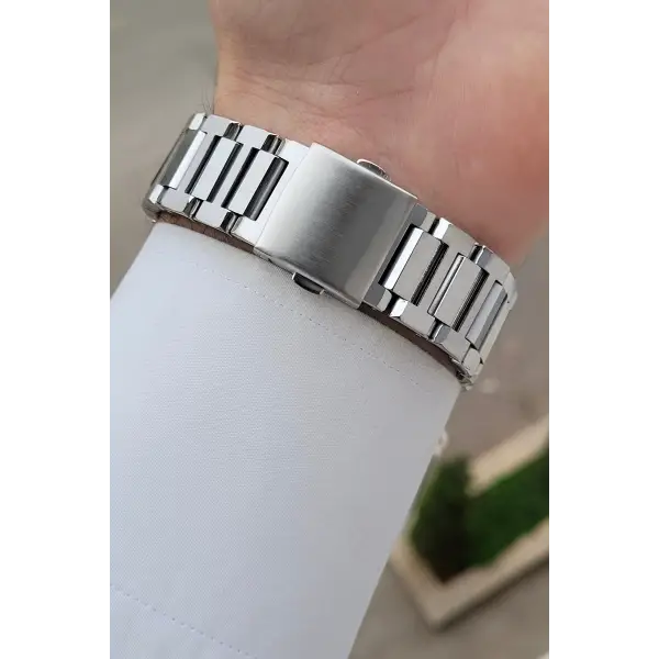 Kadranı Siyah Kordonu Gümüş Renk 42 mm İç Göstergeleri Aktif Erkek Kol Saati