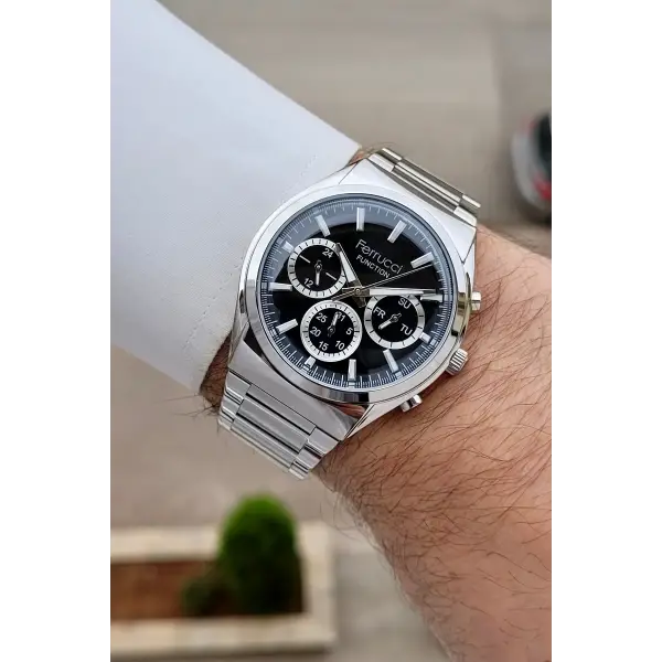 Kadranı Siyah Kordonu Gümüş Renk 42 mm İç Göstergeleri Aktif Erkek Kol Saati