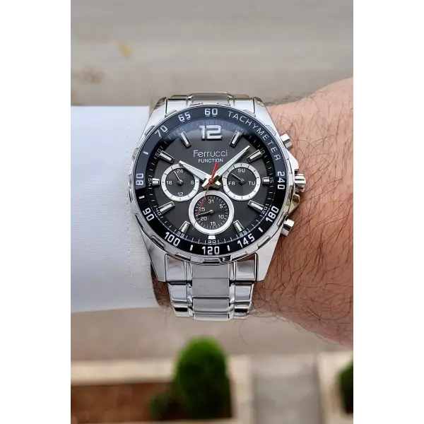 Kadranı Siyah Kordonu Gümüş Renk 44 mm İç Göstergeleri Aktif Erkek Kol Saati