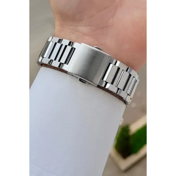 Kadranı Lacivert Kordonu Gümüş Renk 42 mm İç Göstergeleri Aktif Erkek Kol Saati