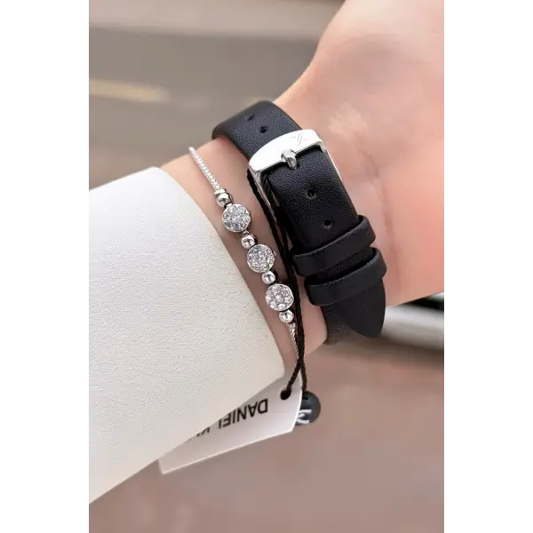 Kasası Gümüş Kordonu Siyah Renk Rakamlı Hediye Paketli Kadın Kol Saati ve Bileklik