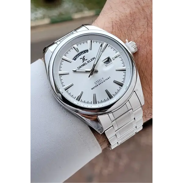 Gümüş Renk Tamamen Paslanmaz Çelik Takvimli Erkek Kol Saati