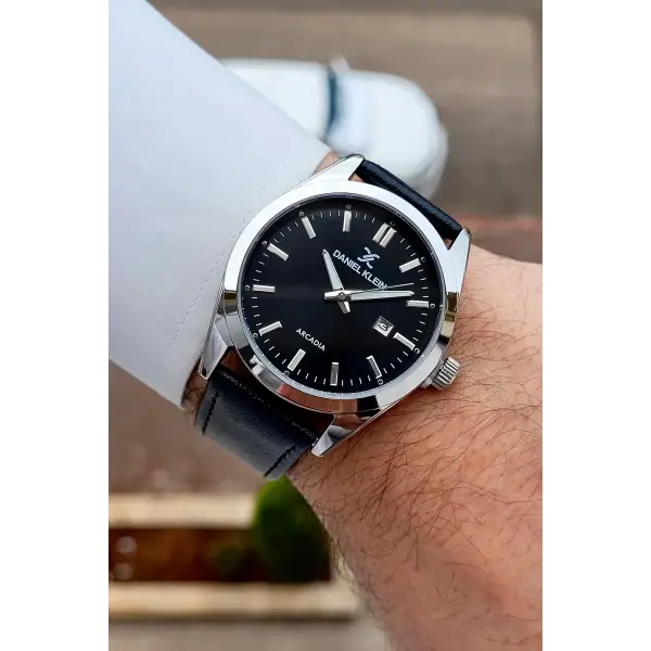 Siyah Renk 42,5 Mm Hediye Paketli Deri Kordon Erkek Kol Saati