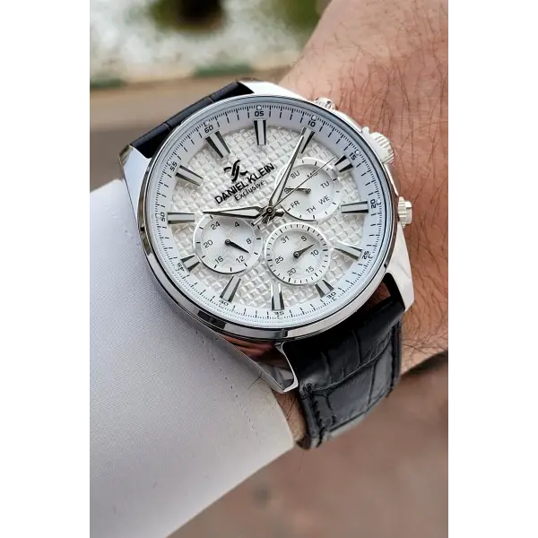 Kasası Gümüş Kordonu Siyah Renk 43 Mm İç Göstergeleri Aktif Erkek Kol Saati