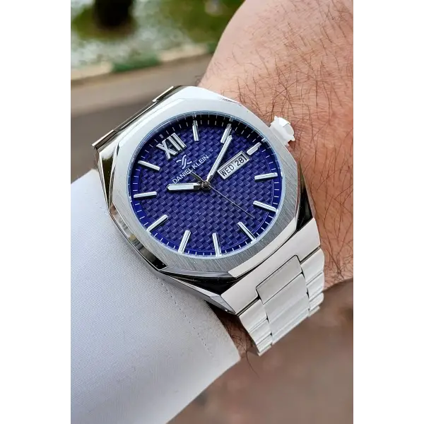 Kadranı Lacivert Kordonu Gümüş Renk 43 mm Erkek Kol Saati