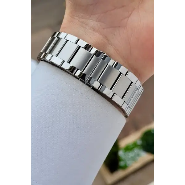 Kadranı Lacivert Kordonu Gümüş Renk 43 mm Erkek Kol Saati