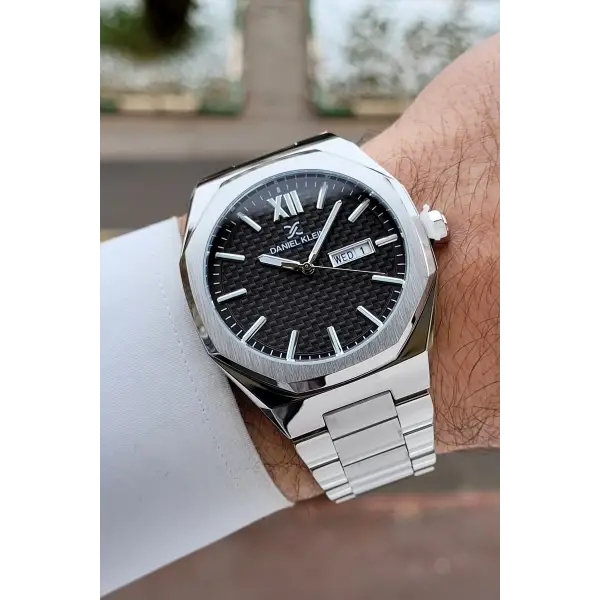 Kadranı Siyah Kordonu Gümüş Renk 43 mm Erkek Kol Saati