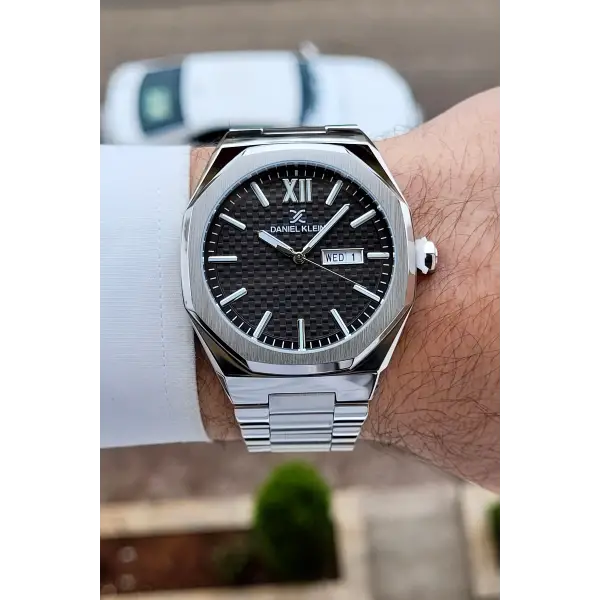 Kadranı Siyah Kordonu Gümüş Renk 43 mm Erkek Kol Saati