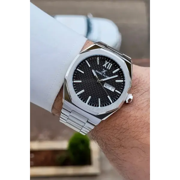 Kadranı Siyah Kordonu Gümüş Renk 43 mm Erkek Kol Saati