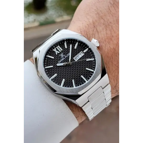 Kadranı Siyah Kordonu Gümüş Renk 43 mm Erkek Kol Saati