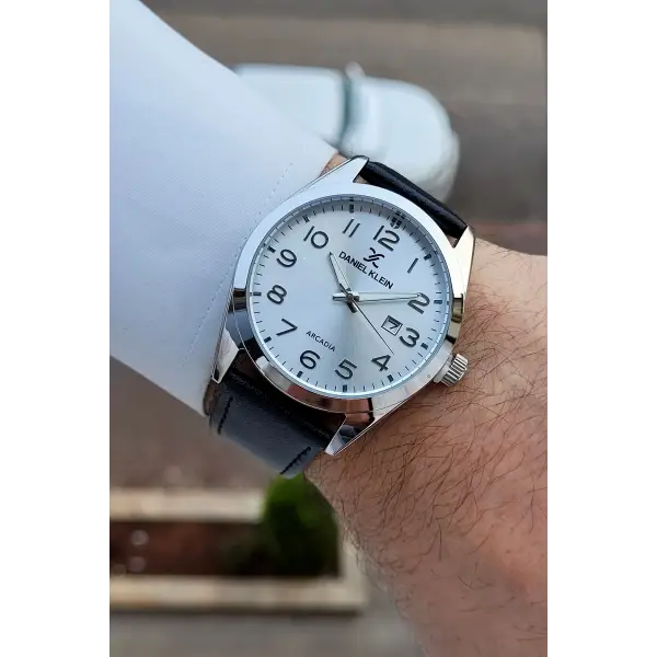 Kasası Gümüş Kordonu Siyah Renk Rakamlı 42,5 Mm Hediye Paketli Erkek Kol Saati