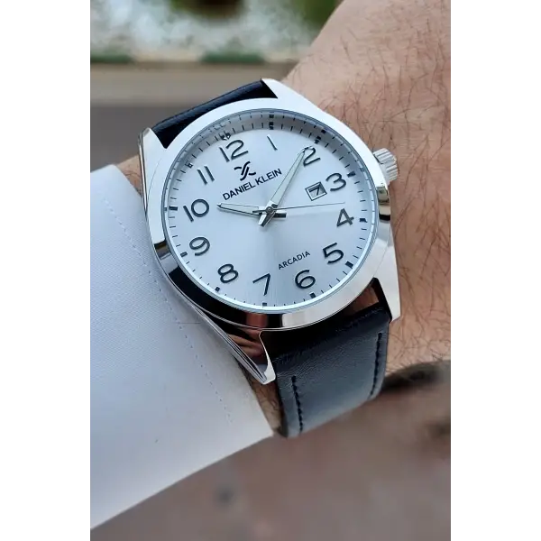 Kasası Gümüş Kordonu Siyah Renk Rakamlı 42,5 Mm Hediye Paketli Erkek Kol Saati