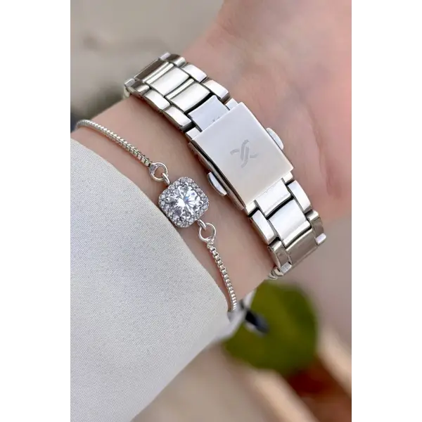 Kadranı Pembe Kordonu Gümüş Renk 33 Mm Kadın Kol Saati Ve Bileklik