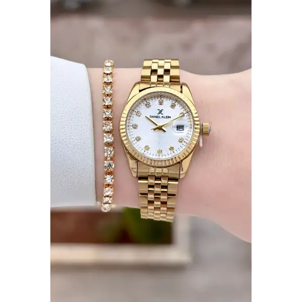 Gold Renk 28 Mm Kadın Kol Saati ve Bileklik