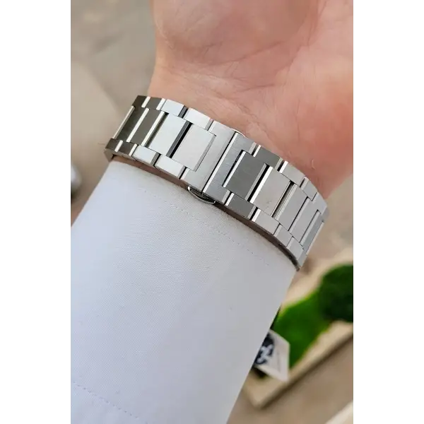 Kadranı Mavi Kordonu Gümüş Renk 44 mm İç Göstergeleri Aktif Erkek Kol Saati