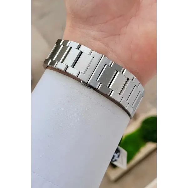 Kadranı Siyah Kordonu Gümüş Renk 44 mm İç Göstergeleri Aktif Erkek Kol Saati