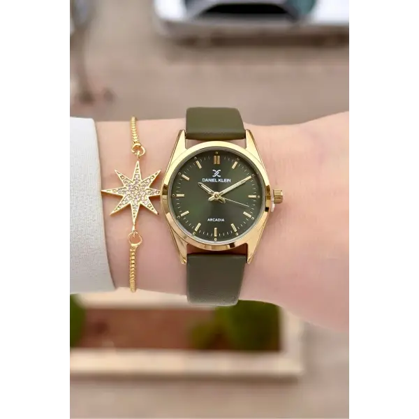 Kasası Gold Kordonu Yeşil Renk Hediye Paketli Kadın Kol Saati ve Bileklik