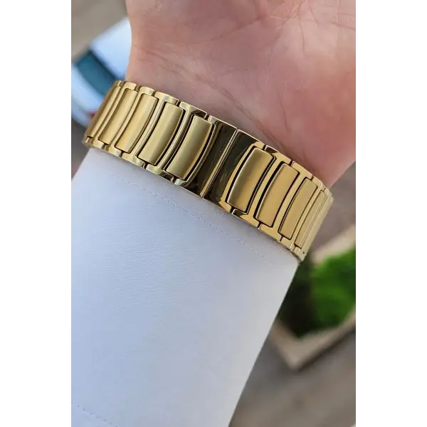 Kadranı Siyah Kordonu Gold Renk Hediye Paketli İç Göstergeleri Aktif Erkek Kol Saati