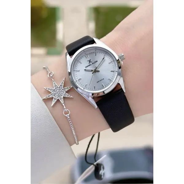 Kasası Gümüş Kordonu Siyah Renk Hediye Paketli Kadın Kol Saati ve Bileklik