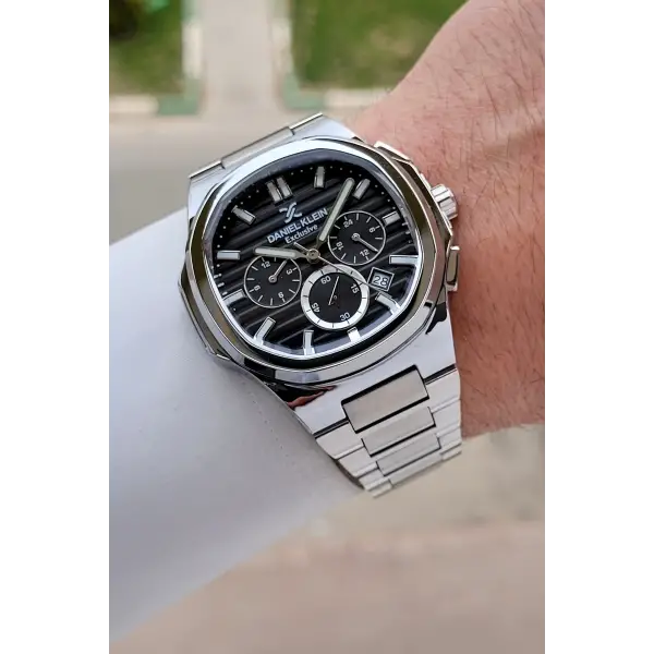 Kadranı Siyah Kordonu Gümüş Renk İç Göstergeleri Aktif Erkek Kol Saati