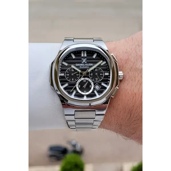 Kadranı Siyah Kordonu Gümüş Renk İç Göstergeleri Aktif Erkek Kol Saati