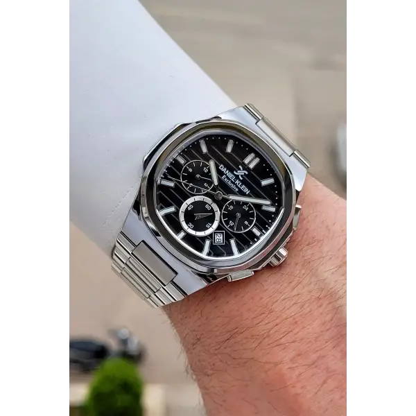 Kadranı Siyah Kordonu Gümüş Renk İç Göstergeleri Aktif Erkek Kol Saati