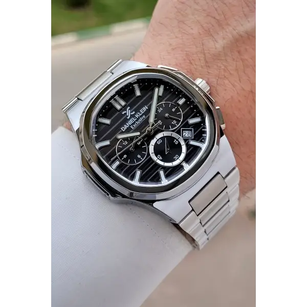 Kadranı Siyah Kordonu Gümüş Renk İç Göstergeleri Aktif Erkek Kol Saati