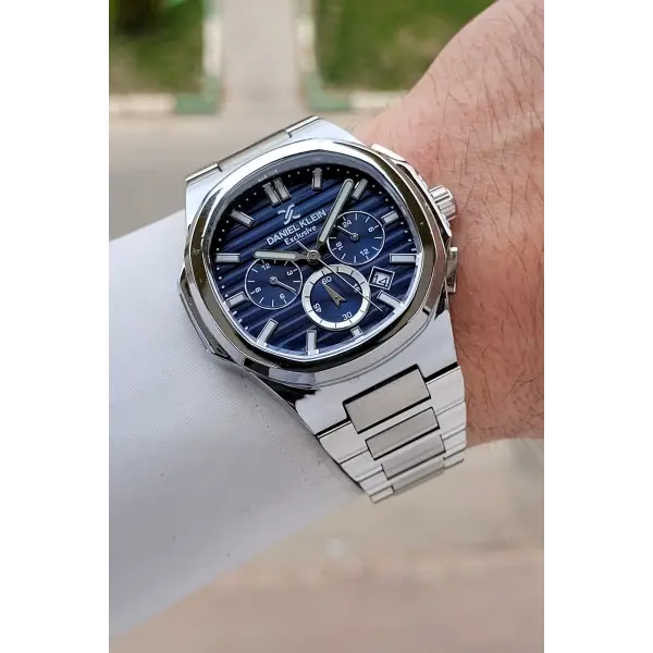 Kadranı Lacivert Kordonu Gümüş Renk İç Göstergeleri Aktif Erkek Kol Saati