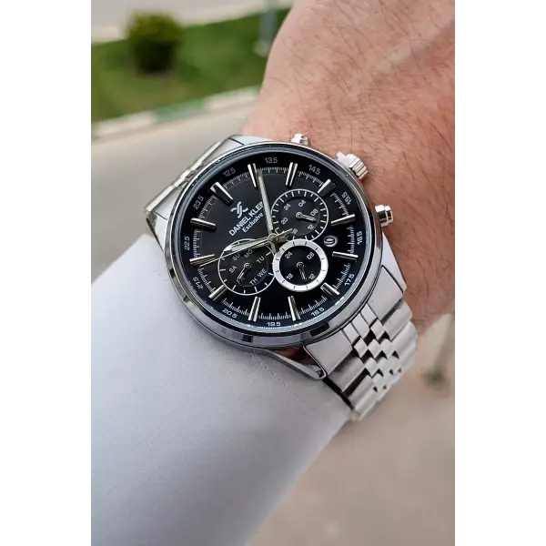 Kadranı Siyah Kordonu Gümüş Renk 43 Mm 5 ATM Erkek Kol Saati