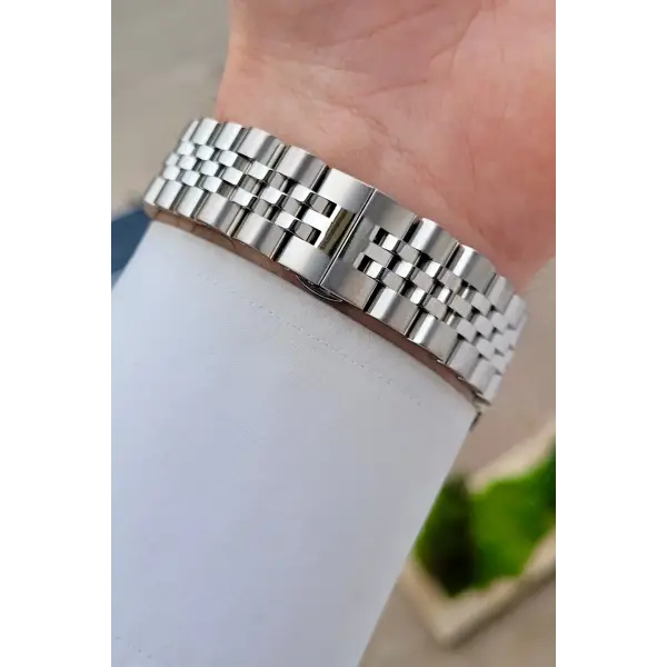 Kadranı Lacivert Kordonu Gümüş Renk 43 Mm 5 ATM Erkek Kol Saati