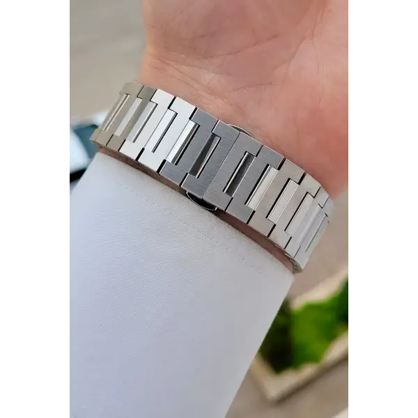 Kadranı Lacivert Kordonu Gümüş Renk 43 mm Erkek Kol Saati