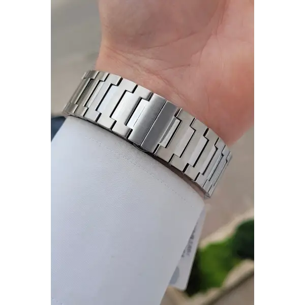 Kadranı Lacivert Kordonu Gümüş Renk Erkek Kol Saati