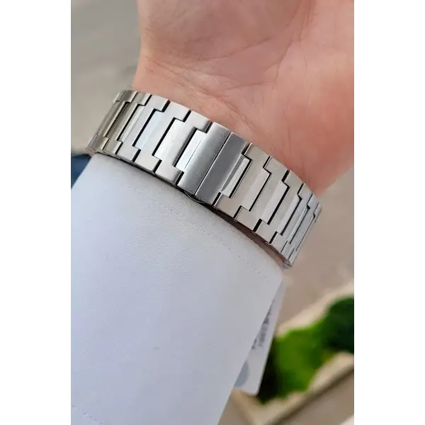 Kadranı Siyah Kordonu Gümüş Renk Erkek Kol Saati