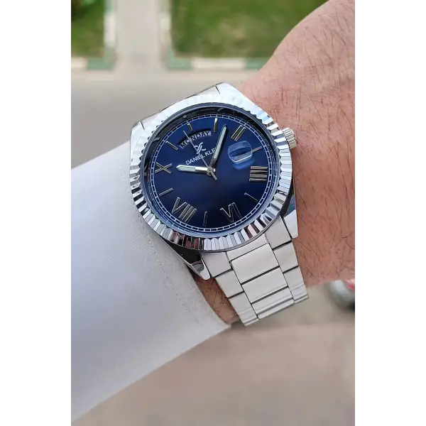 Kadranı Lacivert Kordonu Gümüş Renk 42,5 Mm 5 ATM Erkek Kol Saati