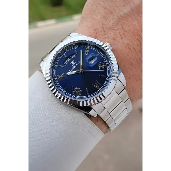 Kadranı Lacivert Kordonu Gümüş Renk 42,5 Mm 5 ATM Erkek Kol Saati