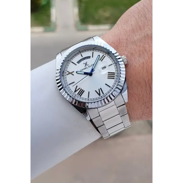 Gümüş Renk 42,5 Mm 5 ATM Erkek Kol Saati