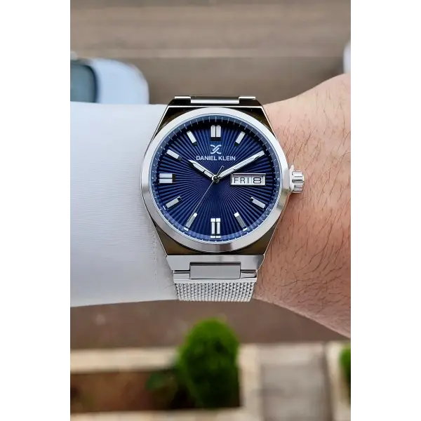 Kadranı Lacivert Gümüş Renk Takvimli Erkek Kol Saati