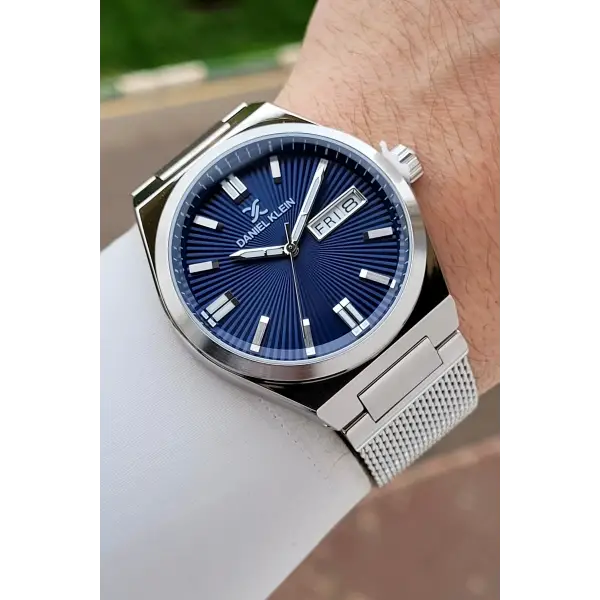 Kadranı Lacivert Gümüş Renk Takvimli Erkek Kol Saati