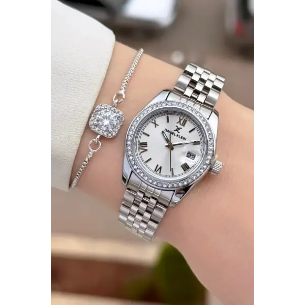 Gümüş Renk 28 Mm Kadın Kol Saati ve Hediye Baget Bileklik