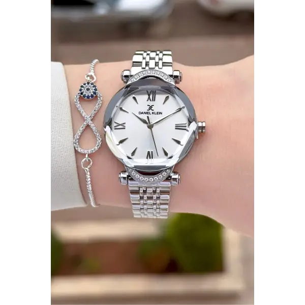 Gümüş Renk Kesme Camlı Kadın Kol Saati Ve Bileklik