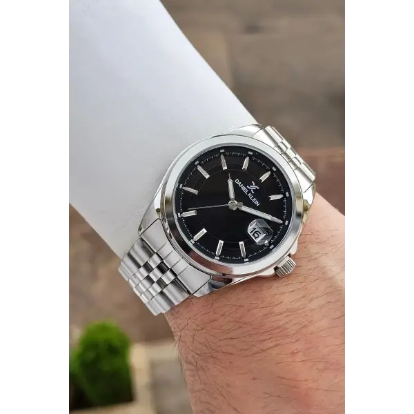 Kadranı Siyah Kordonu Gümüş Renk 42 Mm Erkek Kol Saati