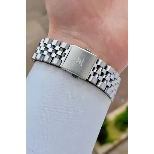 Kadranı Siyah Kordonu Gümüş Renk 42 Mm Erkek Kol Saati