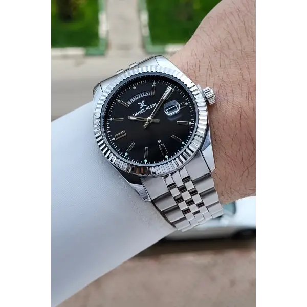 Kadranı Siyah Kordonu Gümüş Renk 42 Mm Erkek Kol Saati