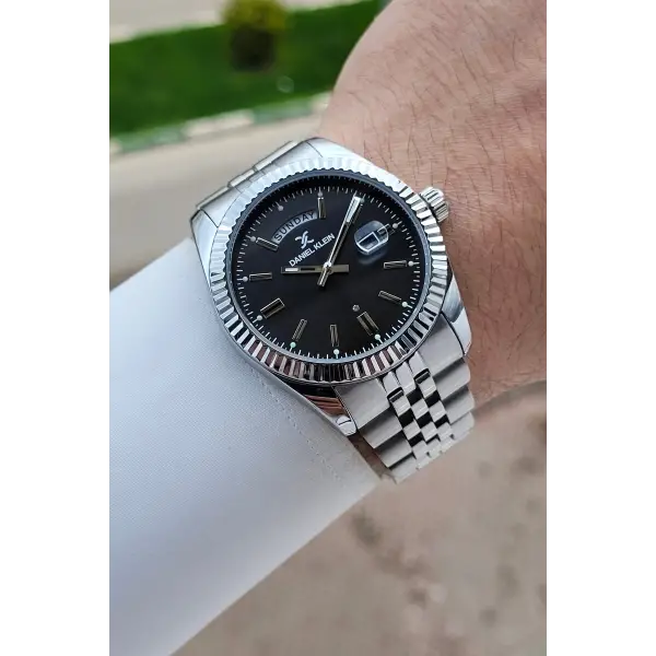 Kadranı Siyah Kordonu Gümüş Renk 42 Mm Erkek Kol Saati