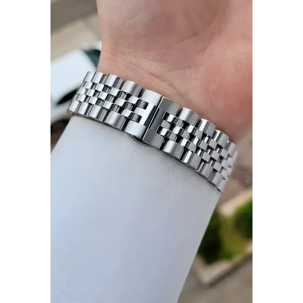 Kadranı Siyah Kordonu Gümüş Renk 42 Mm Erkek Kol Saati