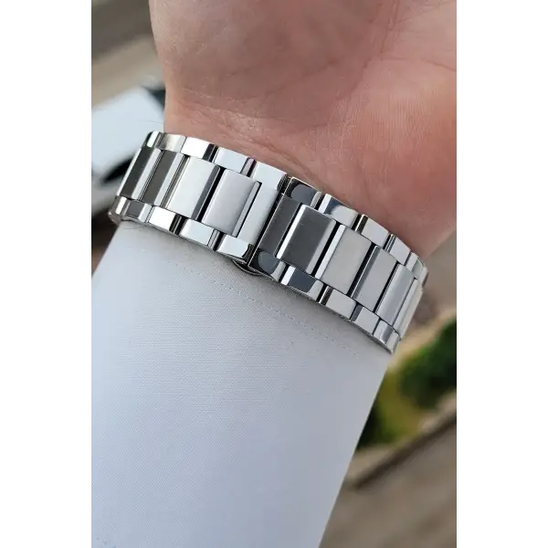 Gümüş Renk 43,5 Mm Erkek Kol Saati