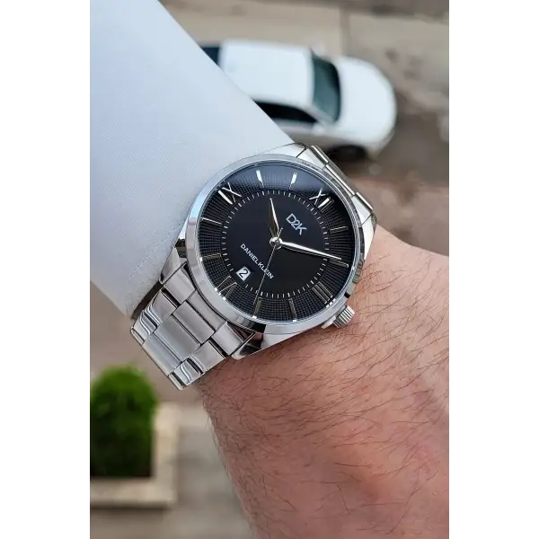 Kadranı Siyah Kordonu Gümüş Renk 42 Mm Erkek Kol Saati