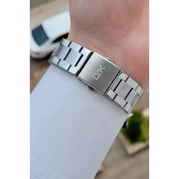 Kadranı Siyah Kordonu Gümüş Renk 42 Mm Erkek Kol Saati